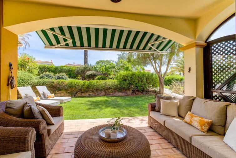 2Bedroom Bungalow Heated Shared Pool ,Near Carvoeiro And Ferrugudo Carvoeiro (Lagoa) Exterior foto